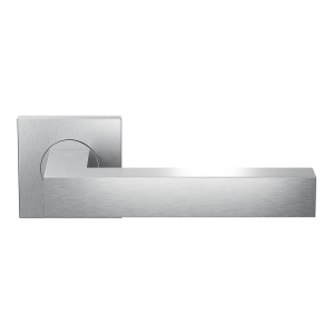 GPF132E door handle on rose