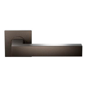 GPF132E door handle on rose